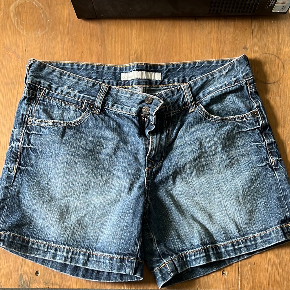 🚫Sold Local🚫 Women’s Old Navy Jean Short